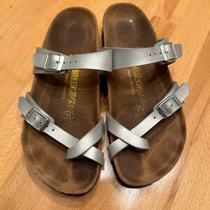 BIRKENSTOCK Mayari sandals - Size EU 38, US 7-7.5 - silver - narrow width